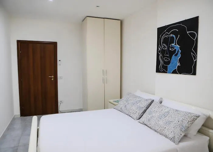 Budget Apartament Neapol